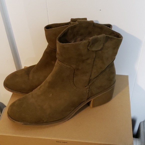 Western Style Boot - Picture 3 of 3